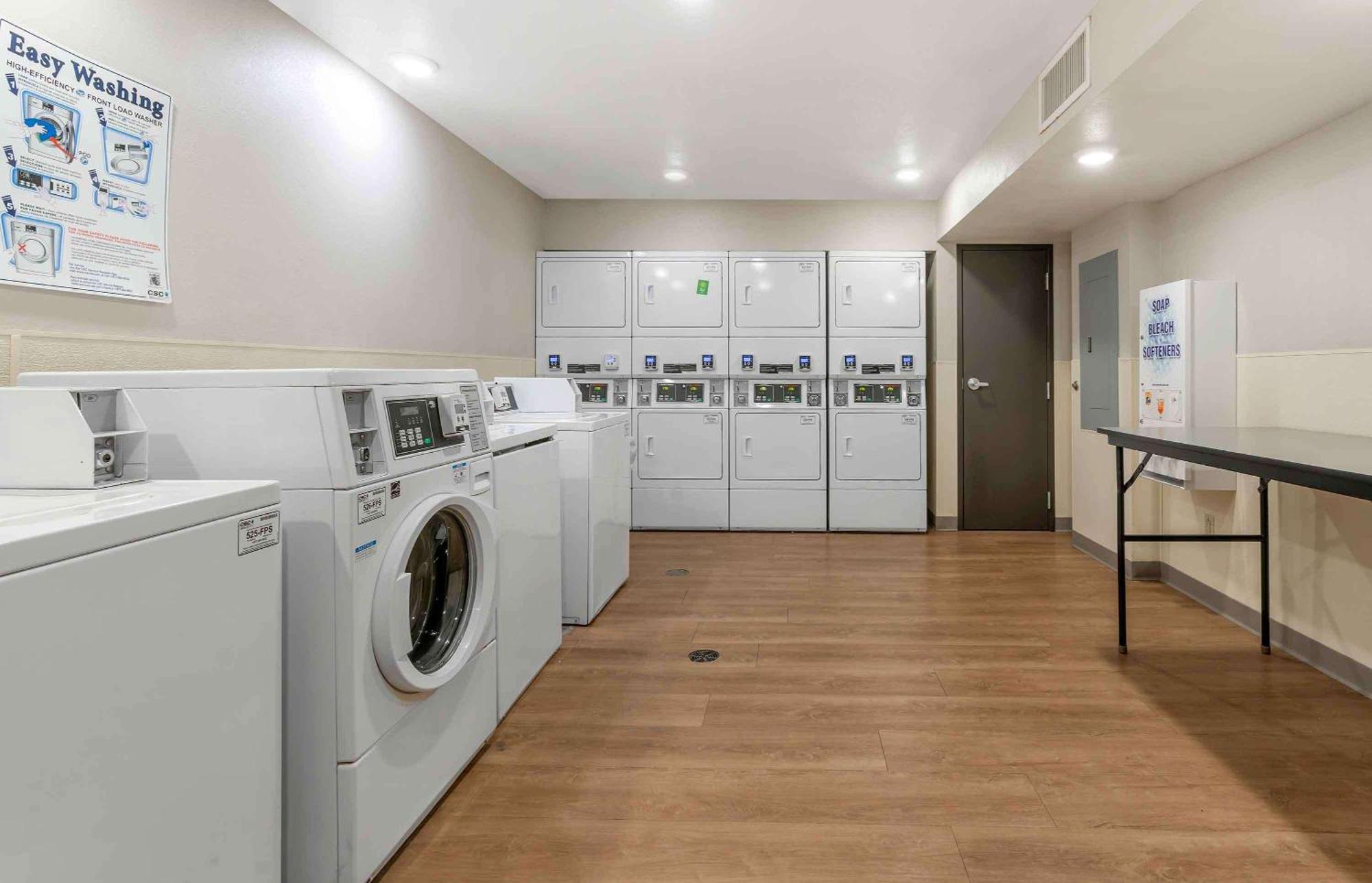 Extended Stay America Select Suites - Louisville - Airport Esterno foto