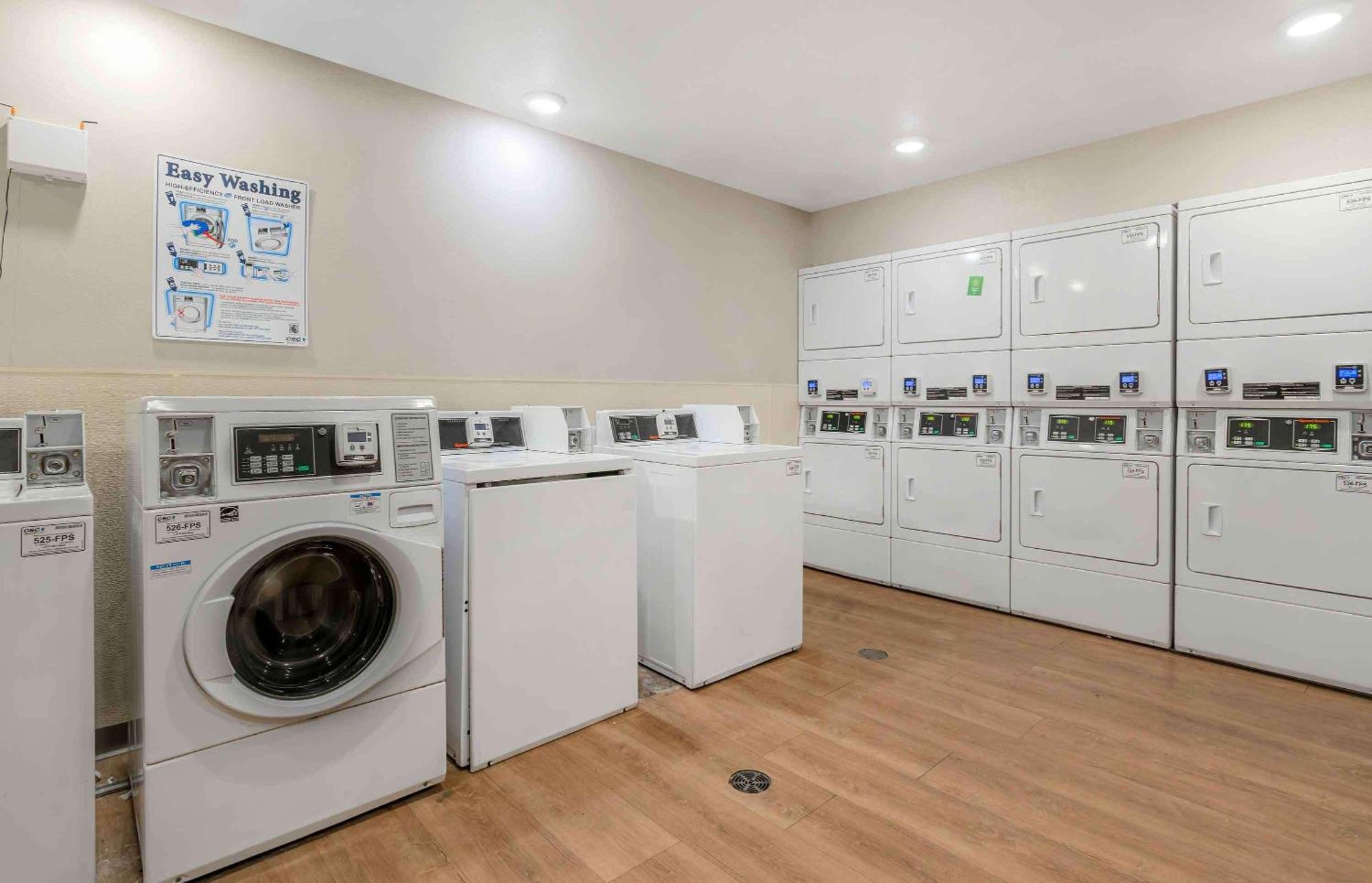 Extended Stay America Select Suites - Louisville - Airport Esterno foto