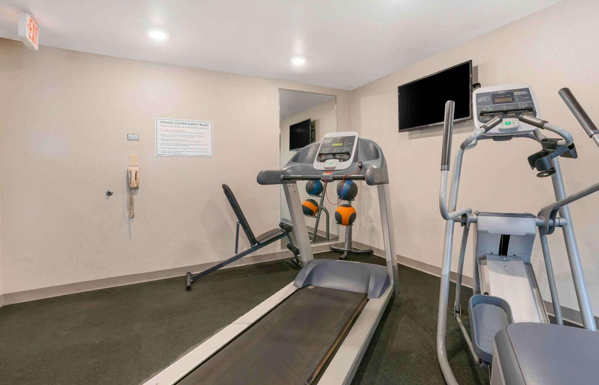 Extended Stay America Select Suites - Louisville - Airport Esterno foto