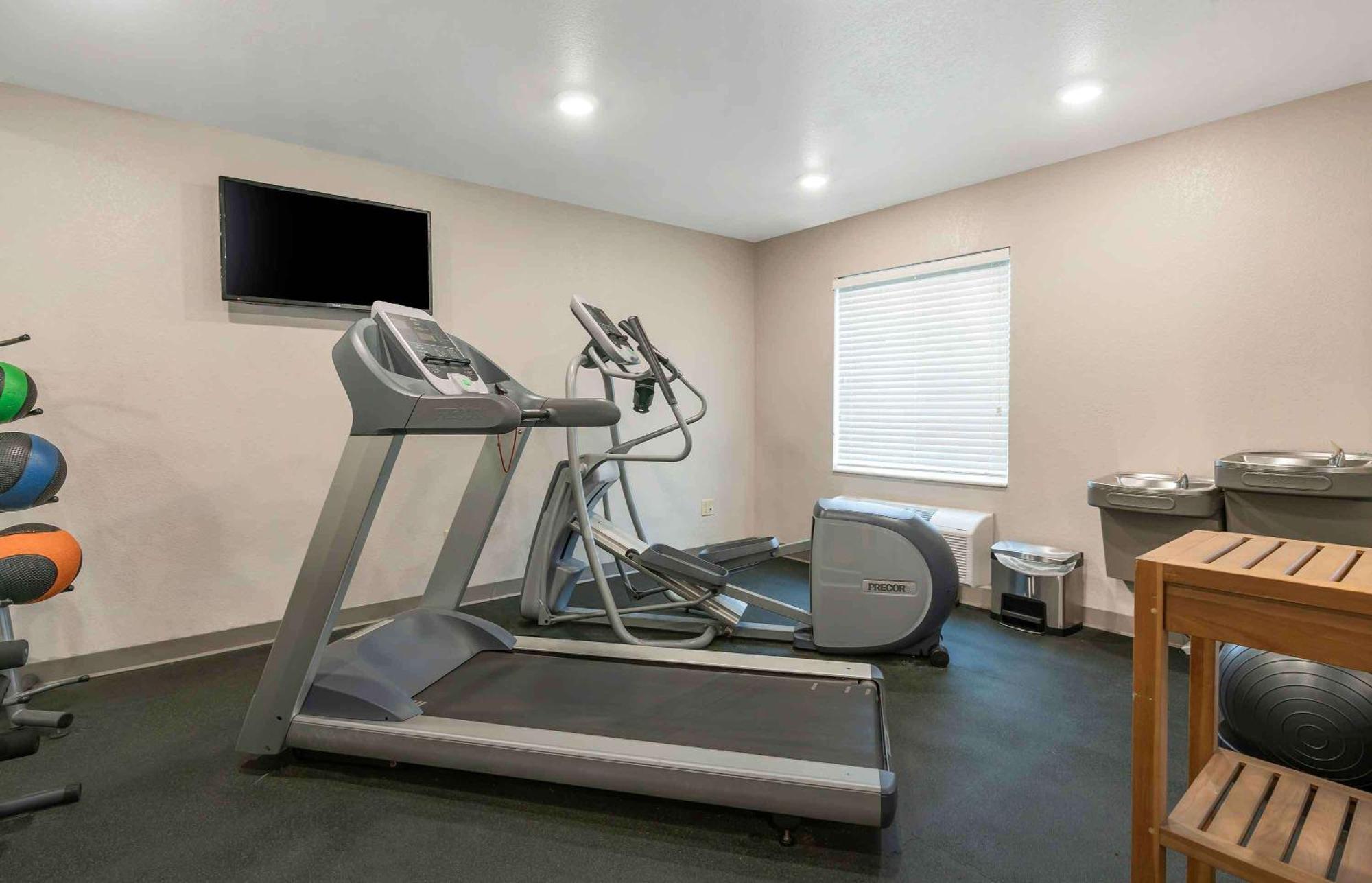 Extended Stay America Select Suites - Louisville - Airport Esterno foto