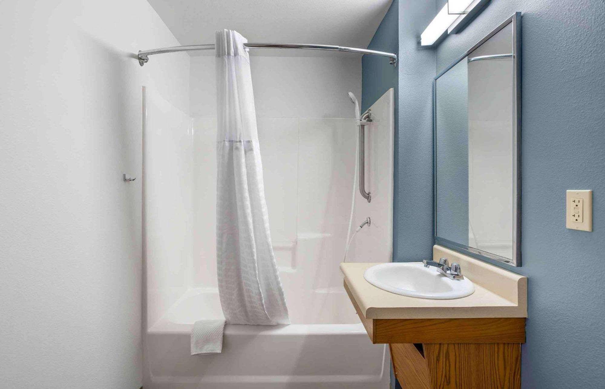 Extended Stay America Select Suites - Louisville - Airport Esterno foto