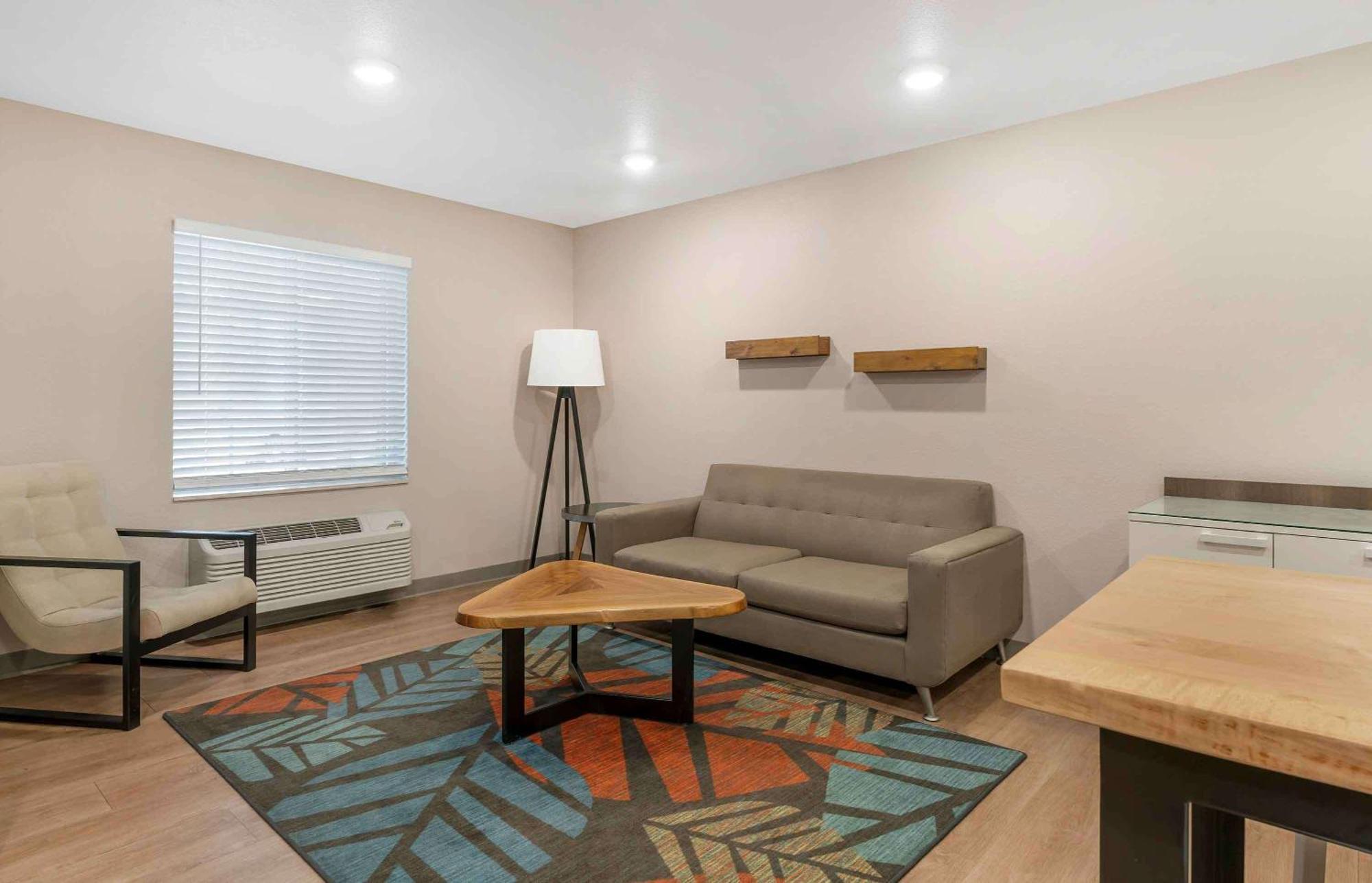 Extended Stay America Select Suites - Louisville - Airport Esterno foto