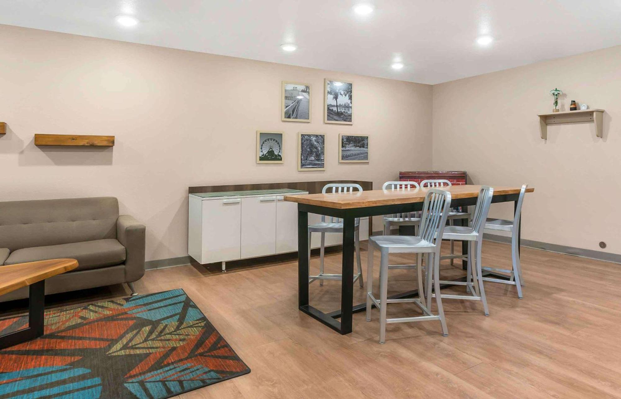 Extended Stay America Select Suites - Louisville - Airport Esterno foto